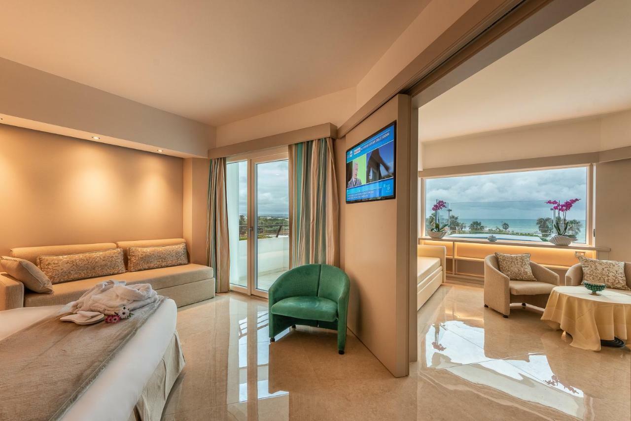 Acacia Palace (Adults Only) 拉古萨的码头 外观 照片